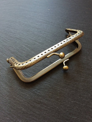 Antique Bronze 10.7cm Patterned Purse or Bag Frame Metal Kiss Clasp Rectangle - ContentedCatz
