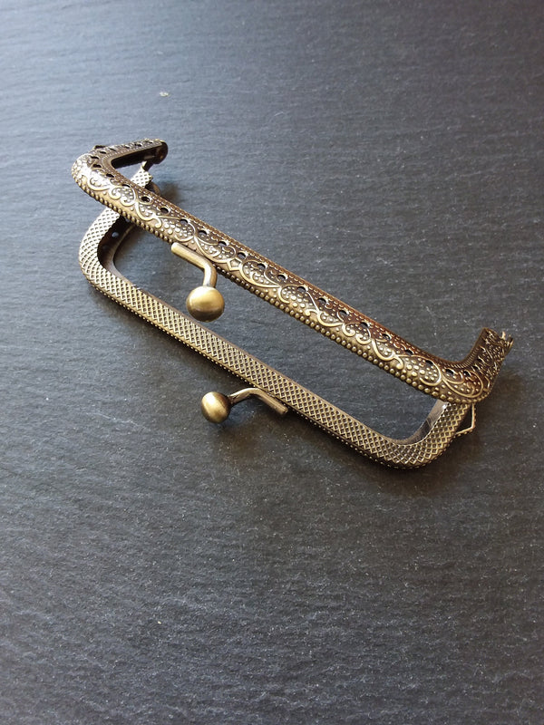 Antique Bronze 10.7cm Patterned Purse or Bag Frame Metal Kiss Clasp Rectangle - ContentedCatz