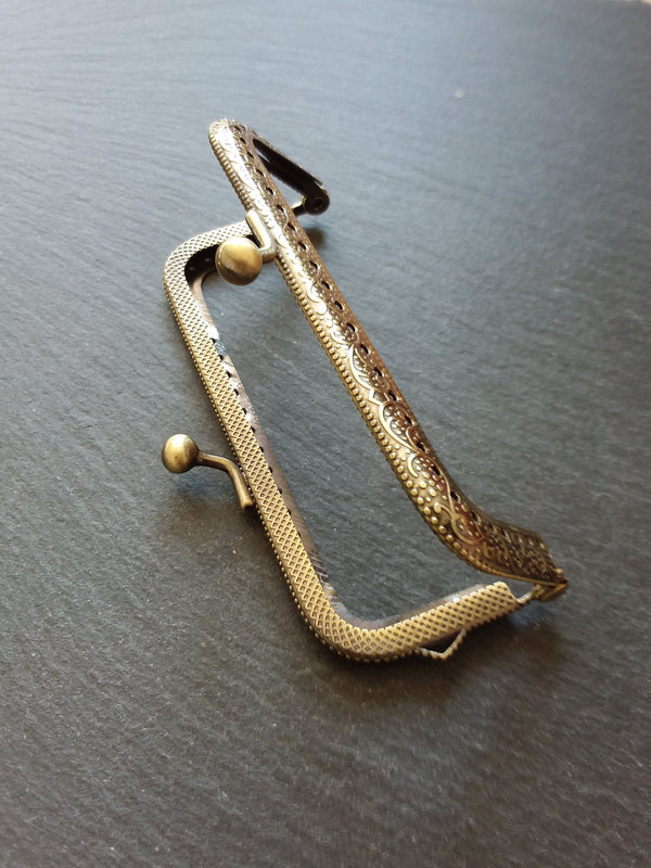 Antique Bronze 10.7cm Patterned Purse or Bag Frame Metal Kiss Clasp Rectangle - ContentedCatz