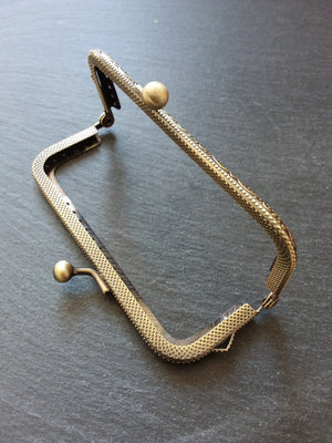 Antique Bronze 10.7cm Patterned Purse or Bag Frame Metal Kiss Clasp Rectangle - ContentedCatz