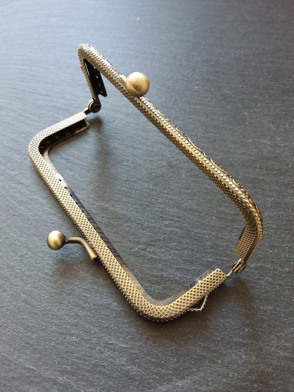 Antique Bronze 10.7cm Patterned Purse or Bag Frame Metal Kiss Clasp Rectangle - ContentedCatz