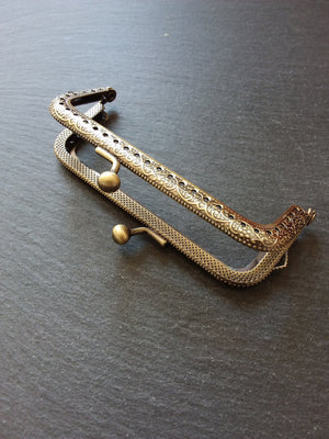 Antique Bronze 10.7cm Patterned Purse or Bag Frame Metal Kiss Clasp Rectangle - ContentedCatz