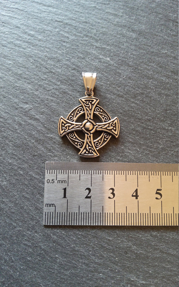 Celtic Knot Cross Round Pendant Stainless Steel 31x27x4mm - ContentedCatz
