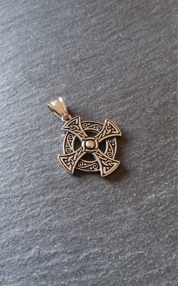 Celtic Knot Cross Round Pendant Stainless Steel 31x27x4mm - ContentedCatz