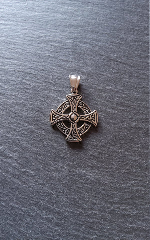 Celtic Knot Cross Round Pendant Stainless Steel 31x27x4mm - ContentedCatz