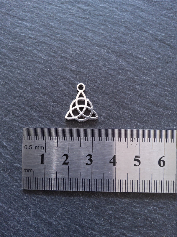 20 or 100 Triquetra Celtic Knot Charms Antique Silver Tone Alloy 15x17mm