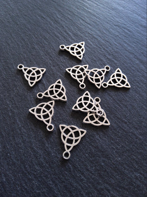 20 or 100 Triquetra Celtic Knot Charms Antique Silver Tone Alloy 15x17mm