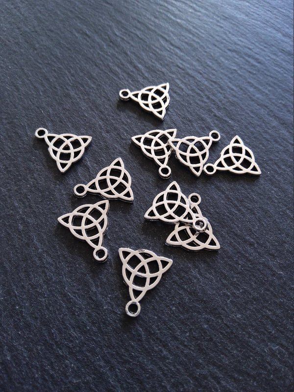20 or 100 Triquetra Celtic Knot Charms Antique Silver Tone Alloy 15x17mm