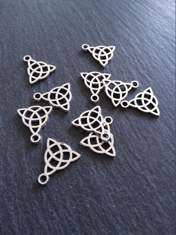 20 or 100 Triquetra Celtic Knot Charms Antique Silver Tone Alloy 15x17mm