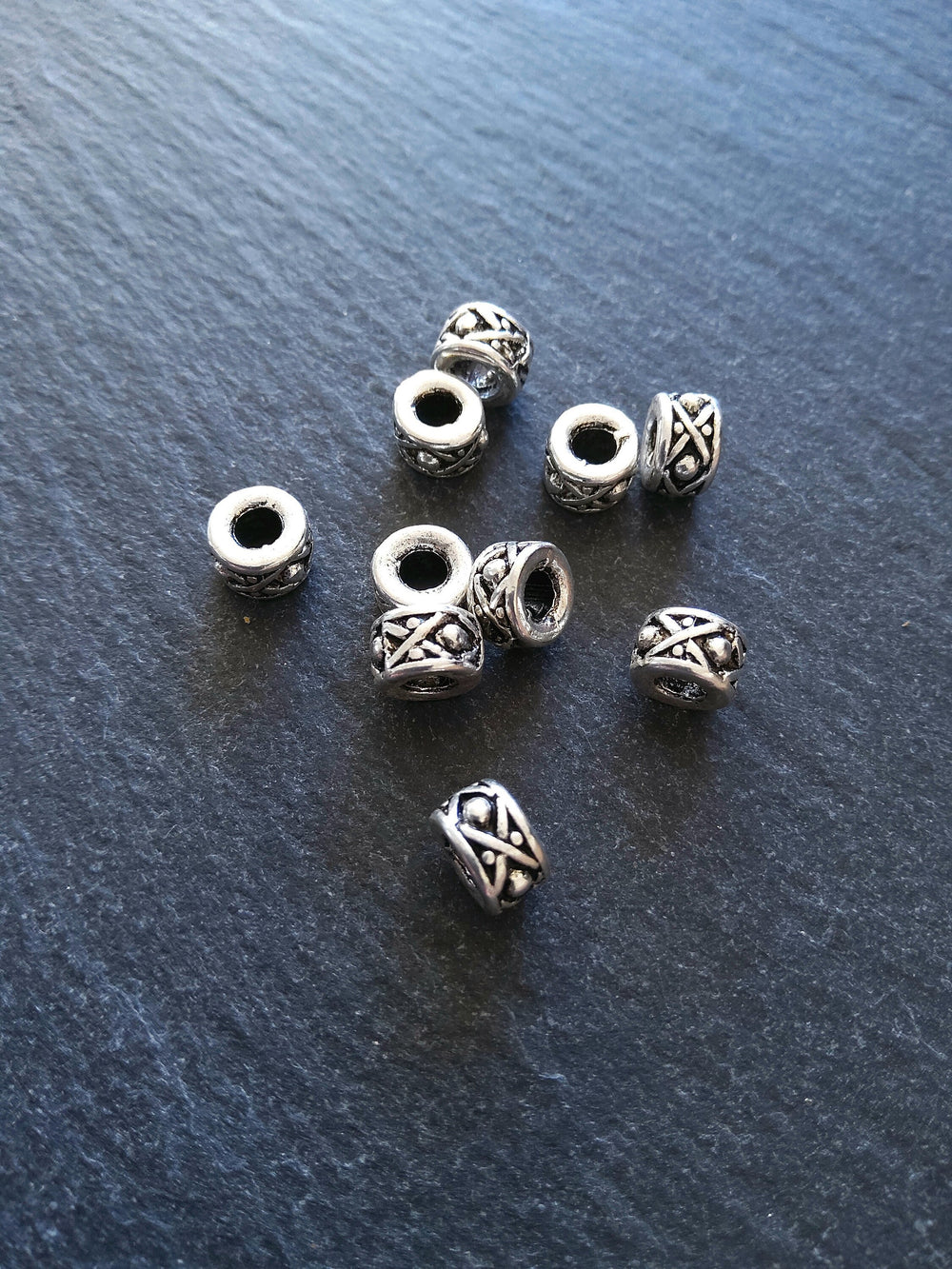 8 or 40 Antique Silver Tone 7mm Round Patterned Drum Spacer Beads 7x4.6mm Hole: 3.2mm