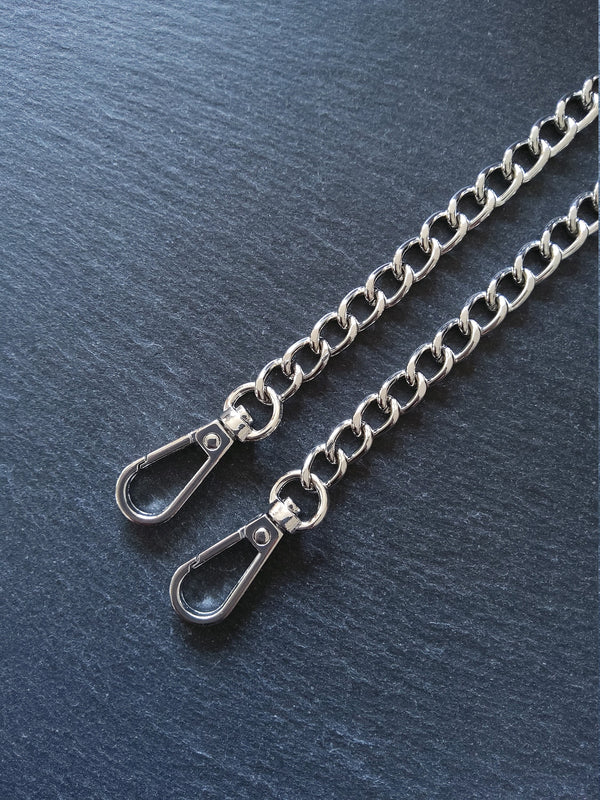 Alloy Chain Bag Strap with Lobster Clasps. Silver Tone. 47 inches (120cm) Long. 8.3mm Wide