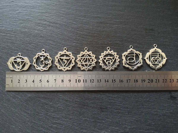 1 Full Set of The Seven Chakras Pendants in Antique Silver Tone Metal Alloy 35x30mm