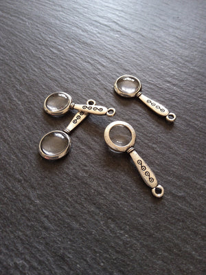 4 or 20 Magnifying Glass Charms Antique Silver Tone Alloy & Glass 32x12mm 4.4mm Thick - ContentedCatz