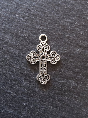 10 or 50 Ornate Trefoil Latin Cross Charms Antique Silver Tone 23x16mm - ContentedCatz