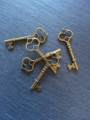 4 or 20 Antique Bronze Key Pendants Large 60x21x4mm