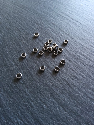 10 or 50 Stainless Steel 5mm Solid Round Closed Ring Spacer Beads 5x2mm. Hole: 3.2mm