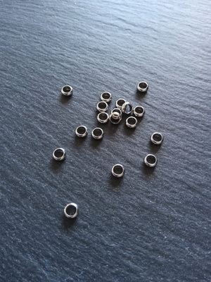 10 or 50 Stainless Steel 5mm Solid Round Closed Ring Spacer Beads 5x2mm. Hole: 3.2mm