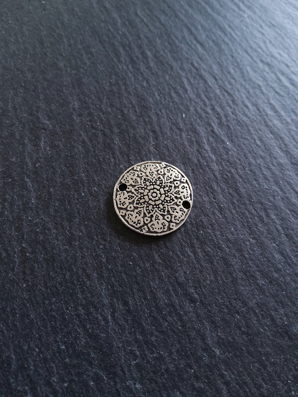 6 or 30 Antique Silver Tone 19mm Flower Mandala Round Disc Connector Charms