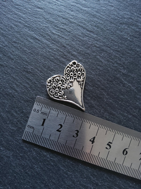 4 or 20 Heart Pendants with Flowers Double Sided Antique Silver Tone Alloy 28x26mm - ContentedCatz