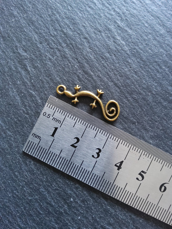 10 or 50 Cute Lizard Gecko Charms Antique Bronze Tone Alloy 29x11mm