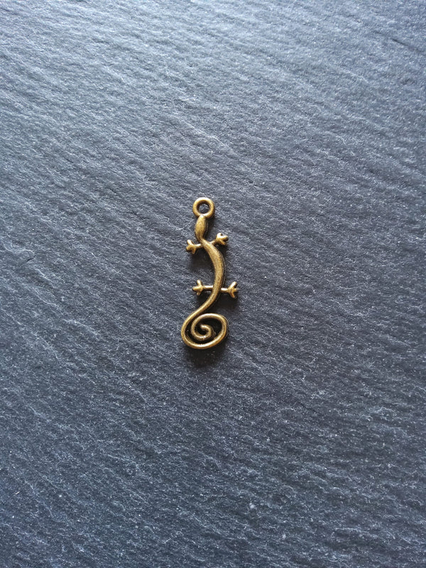 10 or 50 Cute Lizard Gecko Charms Antique Bronze Tone Alloy 29x11mm
