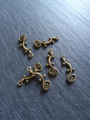 10 or 50 Cute Lizard Gecko Charms Antique Bronze Tone Alloy 29x11mm