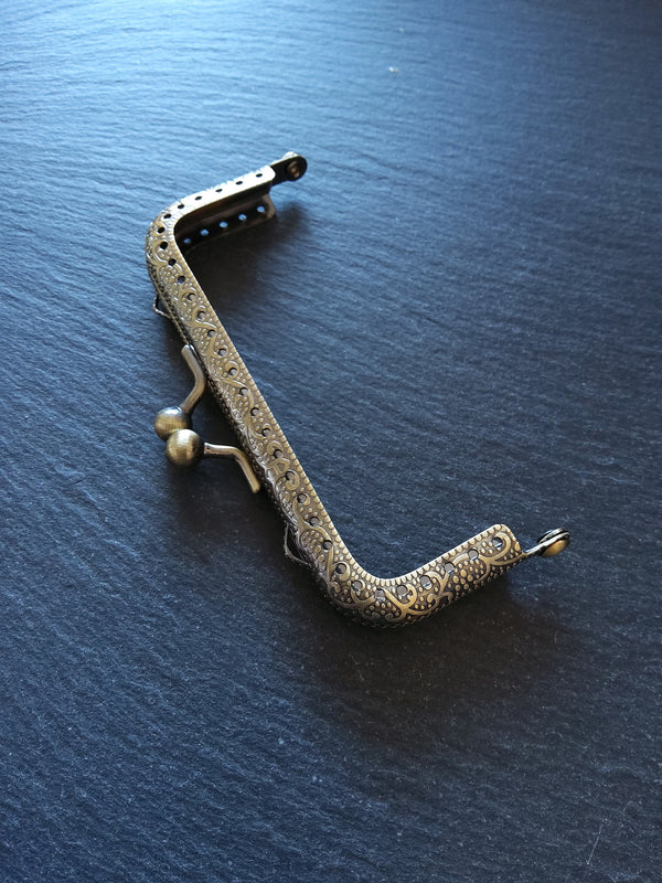 Antique Bronze 10.5cm Patterned Frame for Purse Making Metal Kiss Clasp Rectangle