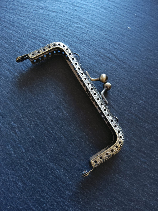 Antique Bronze 10.5cm Patterned Frame for Purse Making Metal Kiss Clasp Rectangle