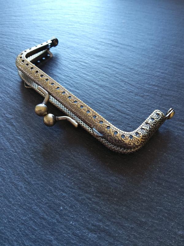 Antique Bronze 10.5cm Patterned Frame for Purse Making Metal Kiss Clasp Rectangle