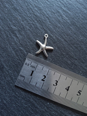 10 or 50 Star Fish Charms Antique Silver Tone Surgical 316 Steel 18x15x2mm