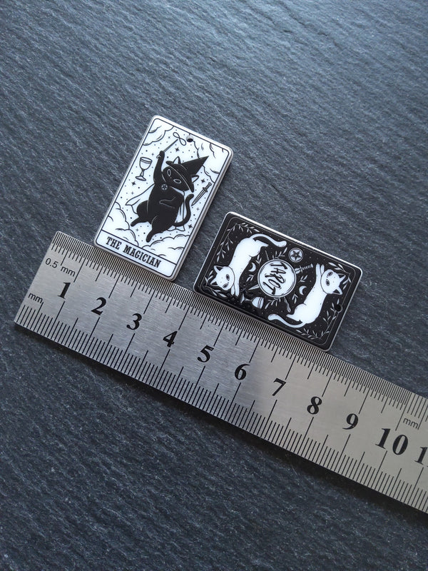 2 or 10 The Magician Cat Tarot Card Charms White & Black Resin 38x23mm