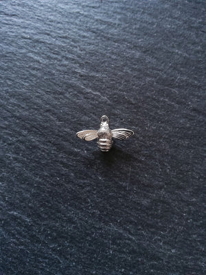 Lovely Little Real Platinum Plated Bee Charms 11x17x4mm Nickel FREE