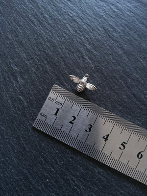 Lovely Little Real Platinum Plated Bee Charms 11x17x4mm Nickel FREE