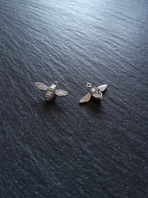 Lovely Little Real Platinum Plated Bee Charms 11x17x4mm Nickel FREE