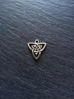 8 or 40 Celtic Knot Triangular Charms Antique Silver Tone 20x19mm