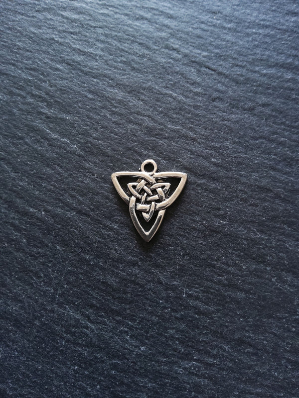 8 or 40 Celtic Knot Triangular Charms Antique Silver Tone 20x19mm