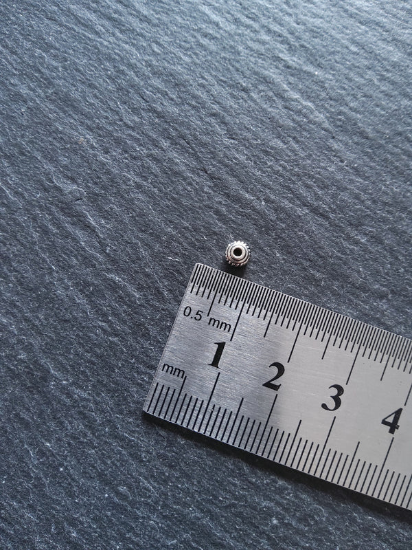 100 or 500 Wheel Spacer Beads 5mm Diameter Antique Silver Tone Alloy 5x3mm Hole: 1.1mm