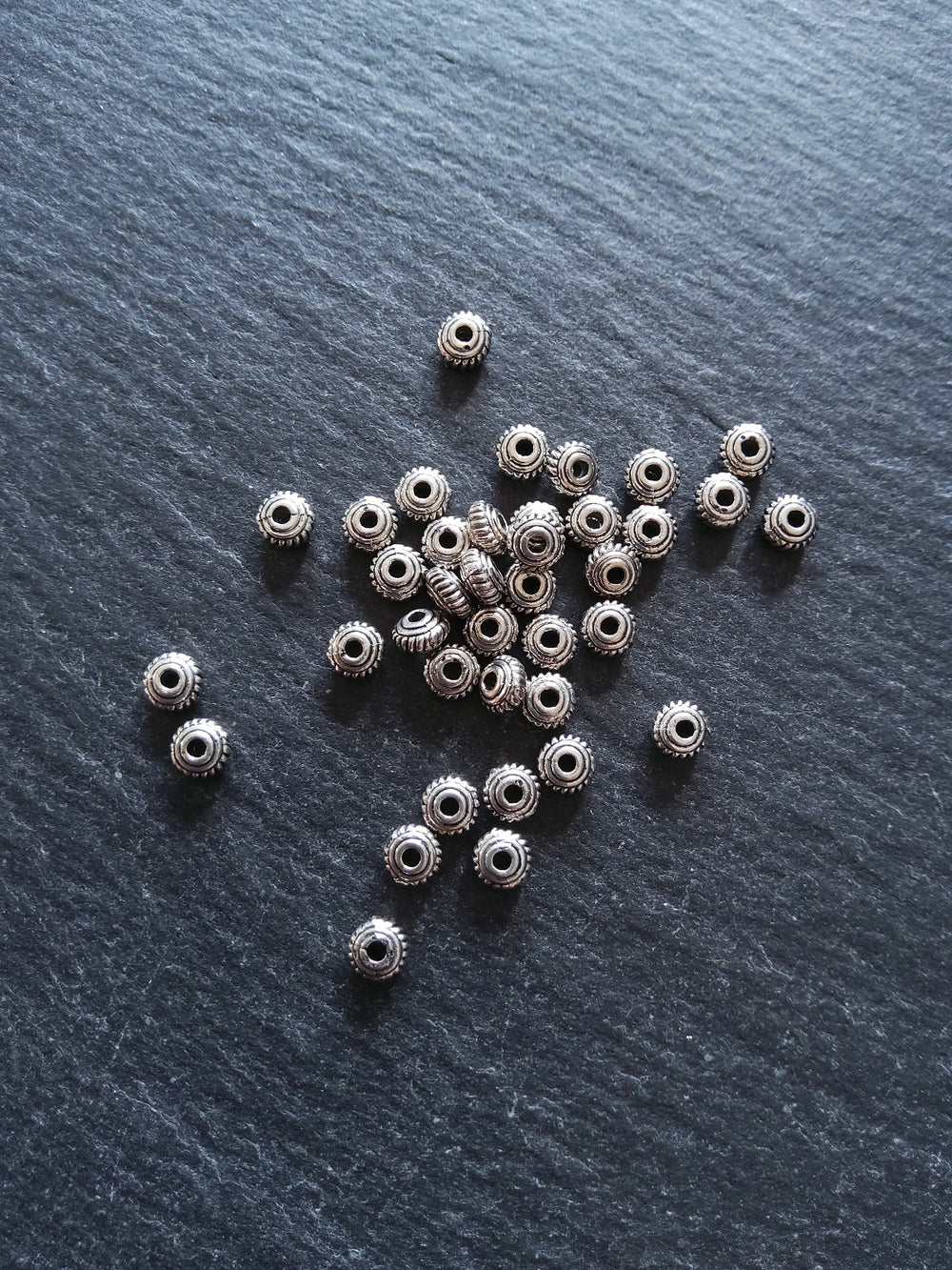 100 or 500 Wheel Spacer Beads 5mm Diameter Antique Silver Tone Alloy 5x3mm Hole: 1.1mm