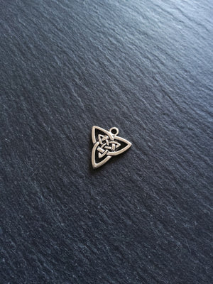 8 or 40 Celtic Knot Triangular Charms Antique Silver Tone 20x19mm