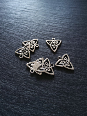 8 or 40 Celtic Knot Triangular Charms Antique Silver Tone 20x19mm