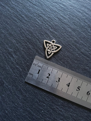 8 or 40 Celtic Knot Triangular Charms Antique Silver Tone 20x19mm