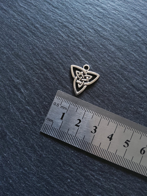 8 or 40 Celtic Knot Triangular Charms Antique Silver Tone 20x19mm