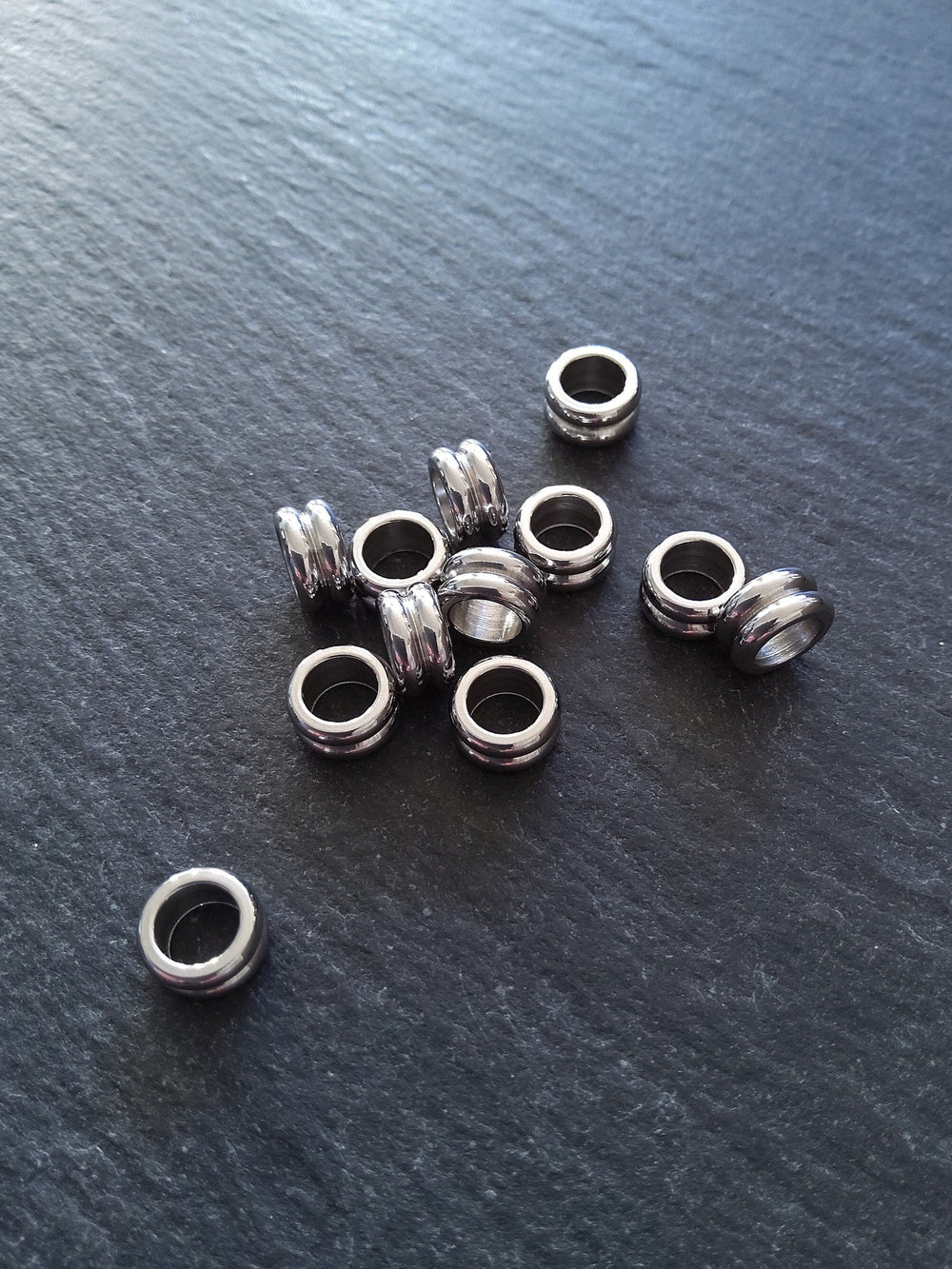 10 or 50 Stainless Steel 8mm Solid Round Macaron Spacer Beads 8x4mm. Hole: 5mm