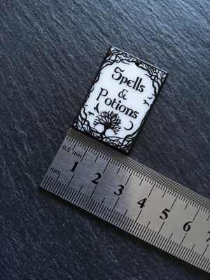 2 or 10 Spells & Potions Charms White and Black Acrylic 36x26x2.2mm
