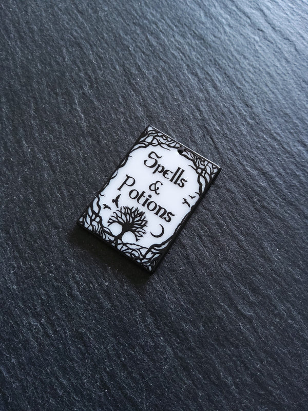 2 or 10 Spells & Potions Charms White and Black Acrylic 36x26x2.2mm