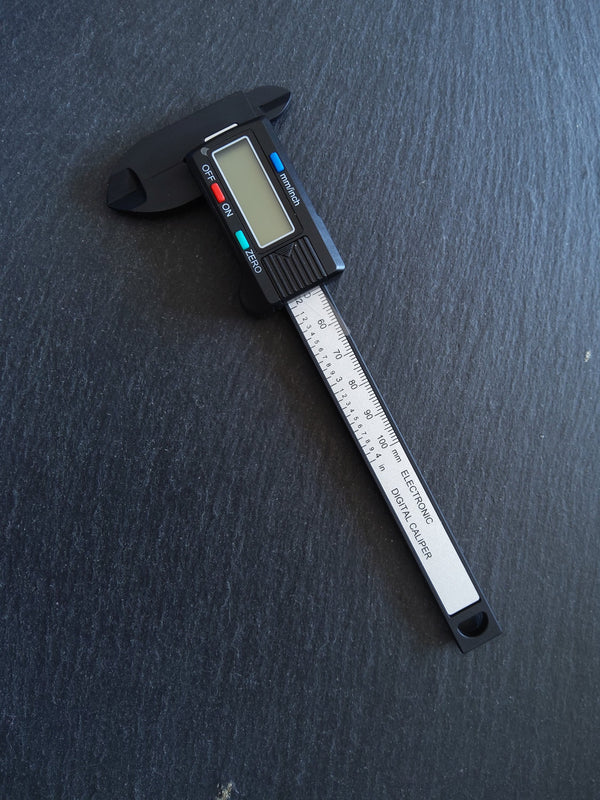 Electronic Vernier Calipers Range: 0-100mm 180x60x14mm