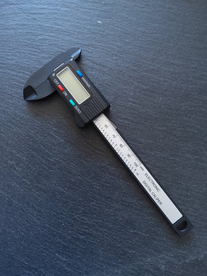 Electronic Vernier Calipers Range: 0-100mm 180x60x14mm
