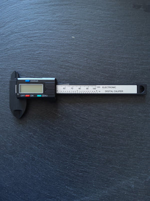 Electronic Vernier Calipers Range: 0-100mm 180x60x14mm