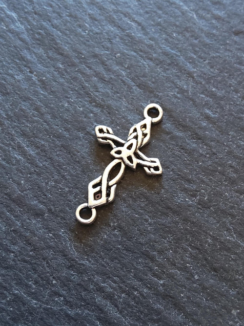 20 or 100 Celtic Knot Cross Connector Charms Antique Silver Tone Alloy 22x13mm
