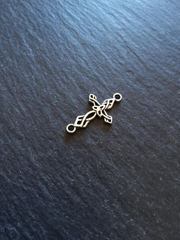 20 or 100 Celtic Knot Cross Connector Charms Antique Silver Tone Alloy 22x13mm